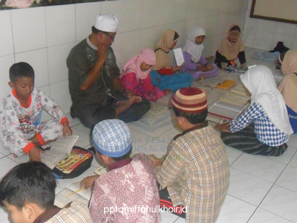 kegiatan tahsin dan tahfiz di madrasah ponpes